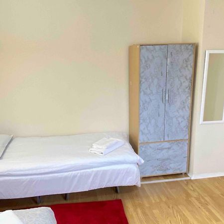 Single Room - Kings Cross, Female Only,, Guest Rooms London Kültér fotó