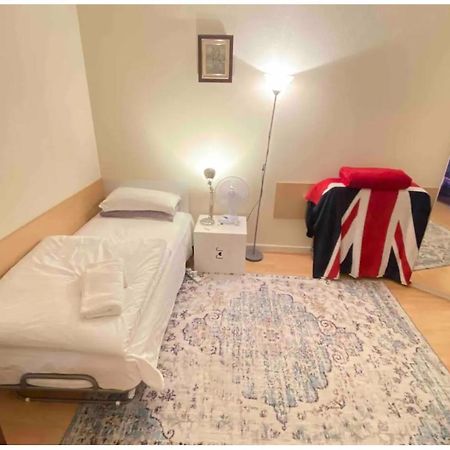 Single Room - Kings Cross, Female Only,, Guest Rooms London Kültér fotó